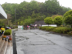 160427_雨の日の登校